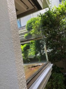 透明網入りガラス