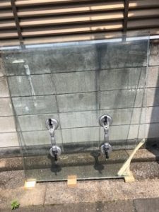 透明網入りガラス
